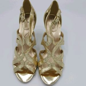 Bandolino gold high heel pumps